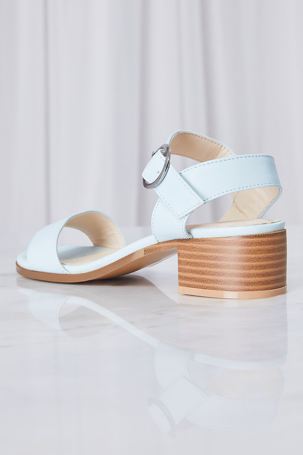 BUCKLE HEEL in colour BALLAD BLUE
