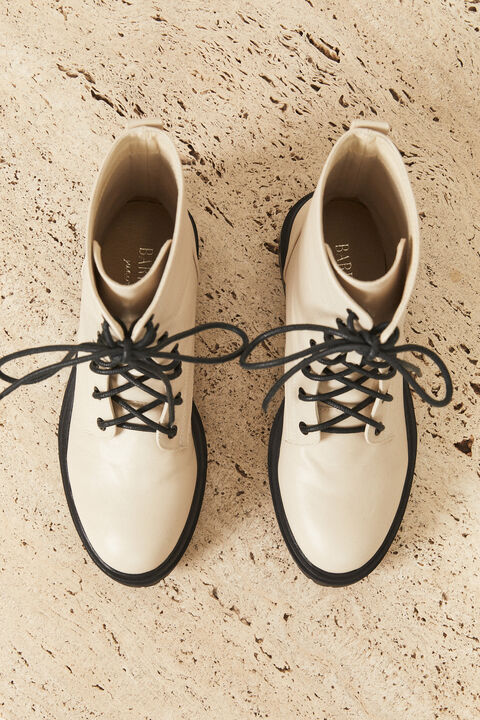 GIRLS ISABELLE LACE UP BOOT  in colour CREAMPUFF